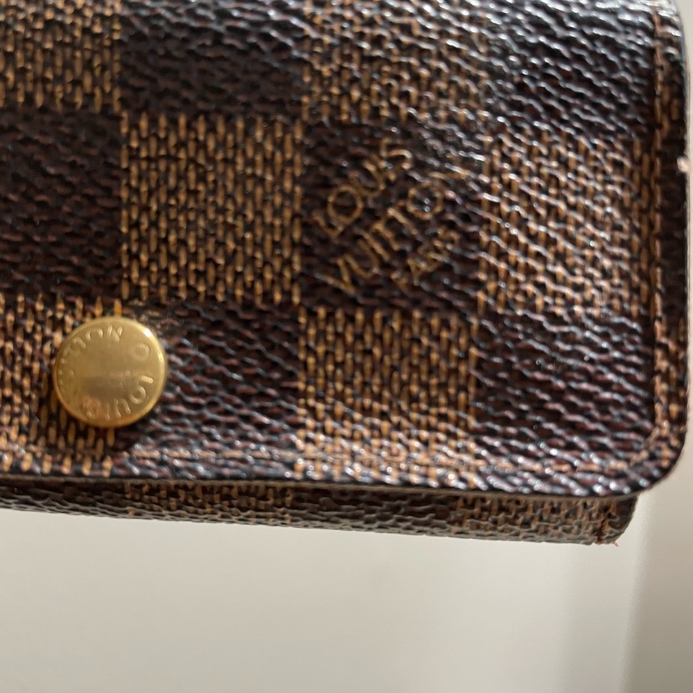 Louis Vuitton Key Holder with Gold Button - Picture 2 of 6